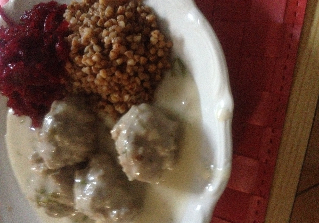 Pulpeciki w sosie koperkowym foto