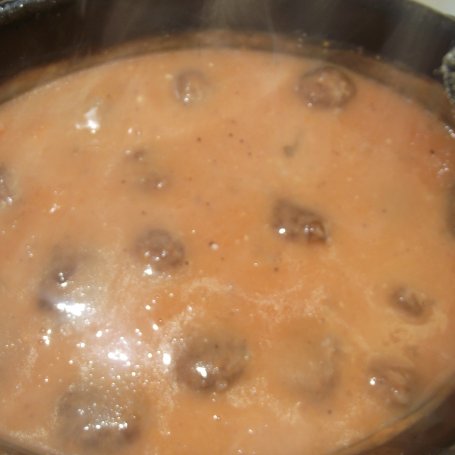 Krok 2 - Pulpeciki w sosie pomidorowo- śmietanowym foto