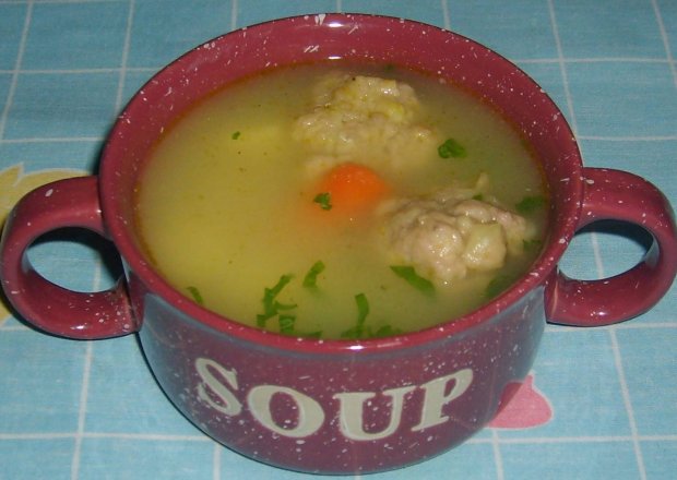Fotografia przedstawiająca Pulpeciki w zupie