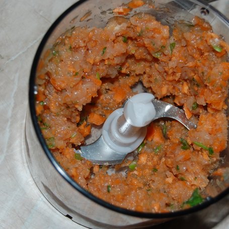 Krok 1 - Pulpeciki z marchewką w sosie pomidorowym i pure z kalafiora foto