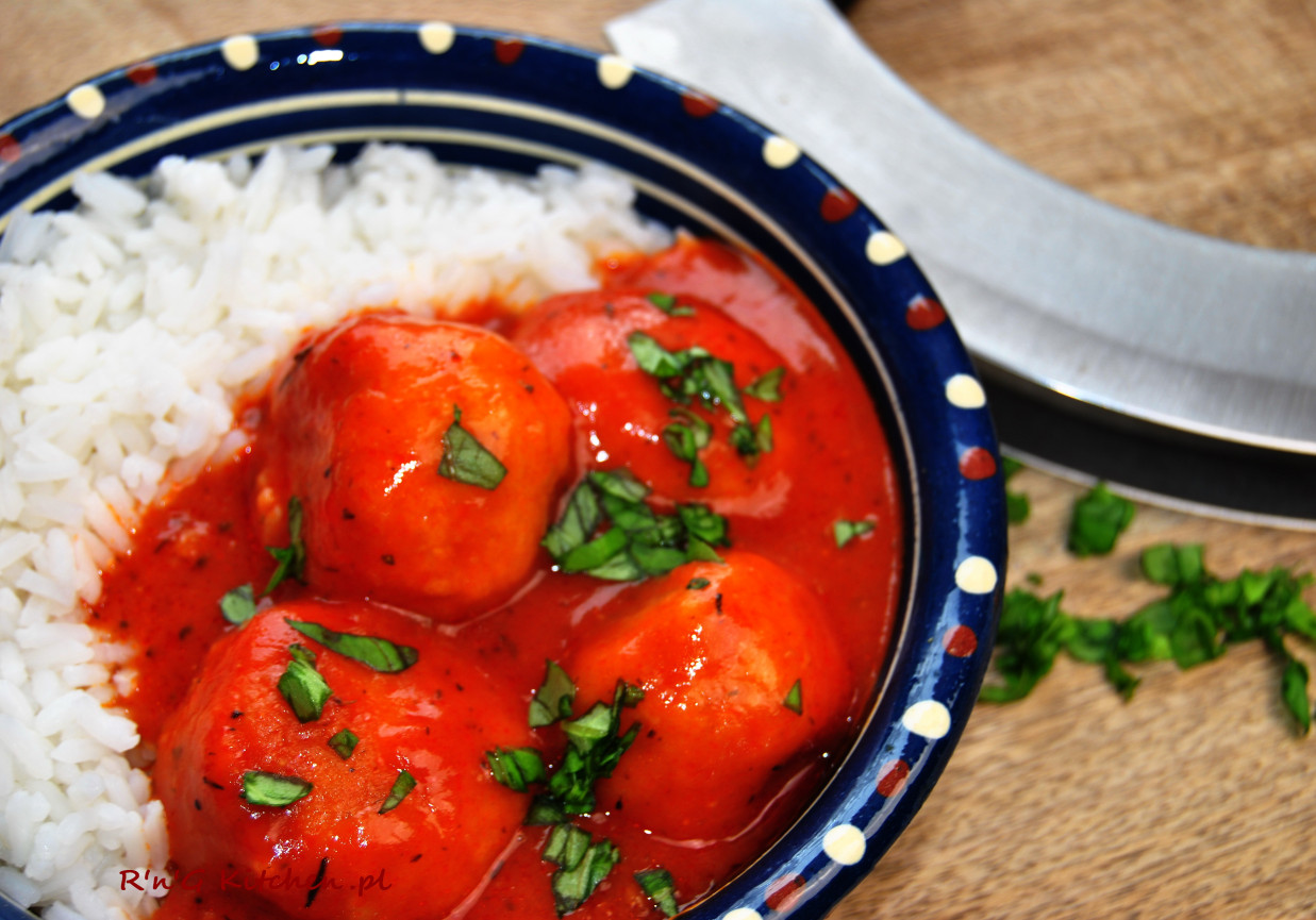Pulpety kalafiorowe w sosie pomidorowym foto