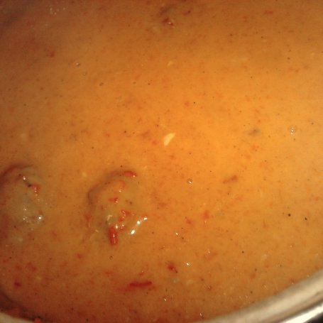 Krok 5 - Pulpety w sosie paprykowo-pomidorowym foto