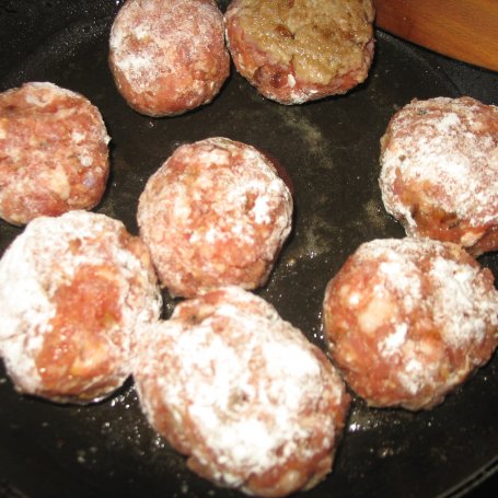 Krok 4 - Pulpety w sosie pomidorowym foto