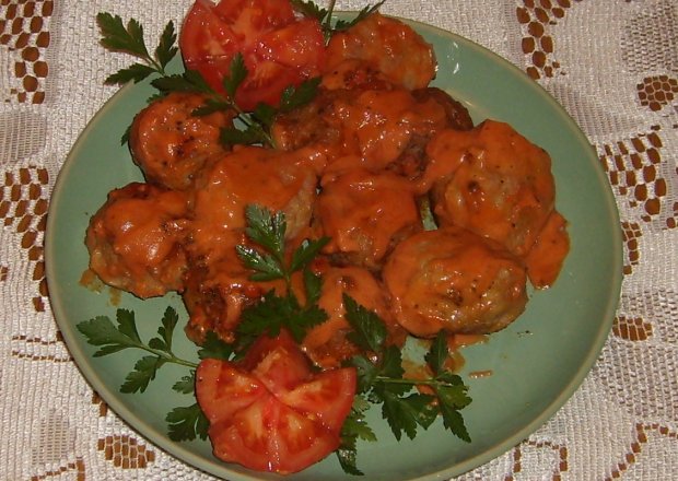 Fotografia przedstawiająca Pulpety w sosie pomidorowym