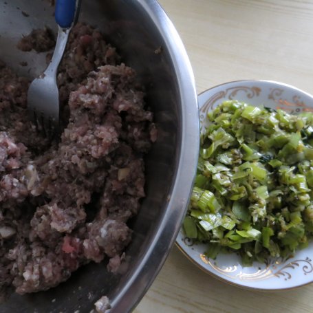 Krok 1 - Pulpety z porem w ostrym sosie pomidorowym foto