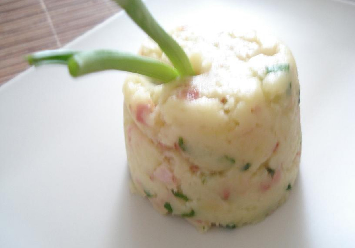 Puree ziemniaczane z boczkiem i zieloną cebulką- pikantne foto