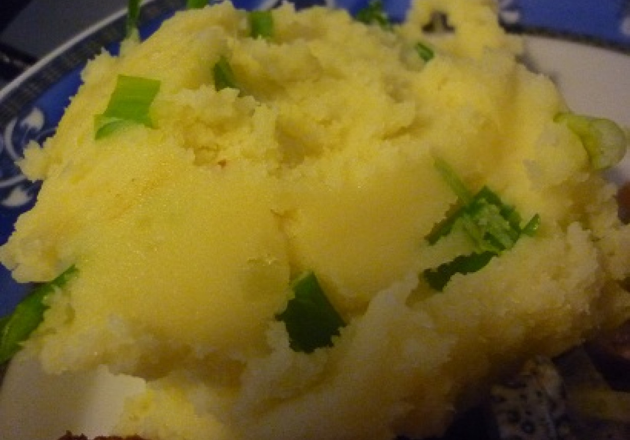 Puree ziemniaczane z cebulką zieloną foto