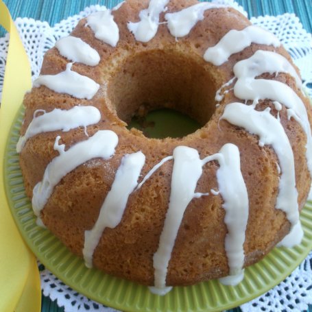 Krok 4 - Puszysta babka z serkiem waniliowym. foto