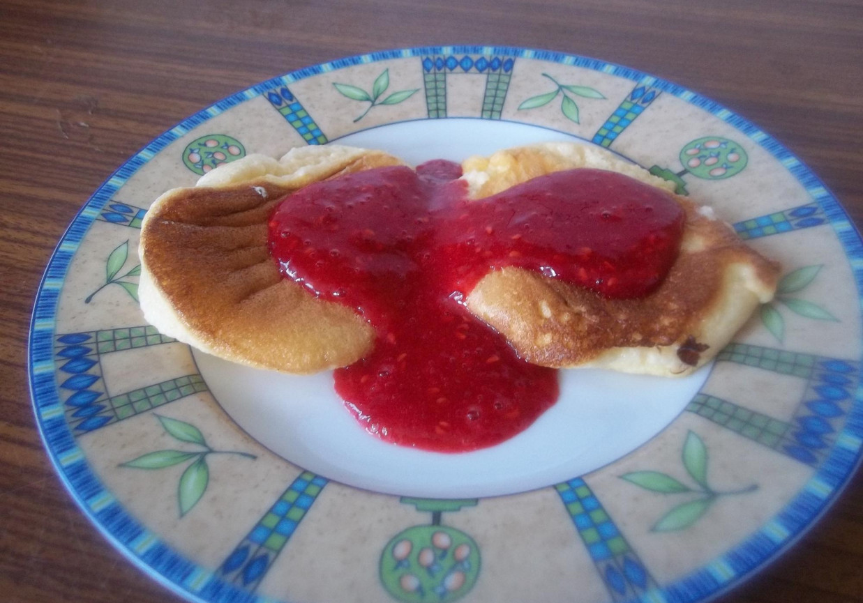 Puszyste omleciki z sosem malinowym foto