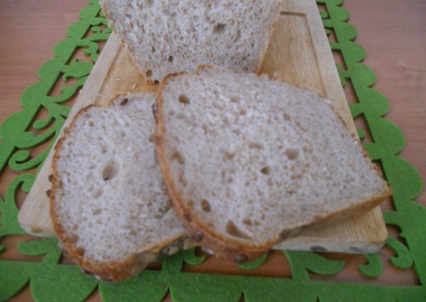 Fotografia przedstawiająca Puszysty chleb z ziemniakami