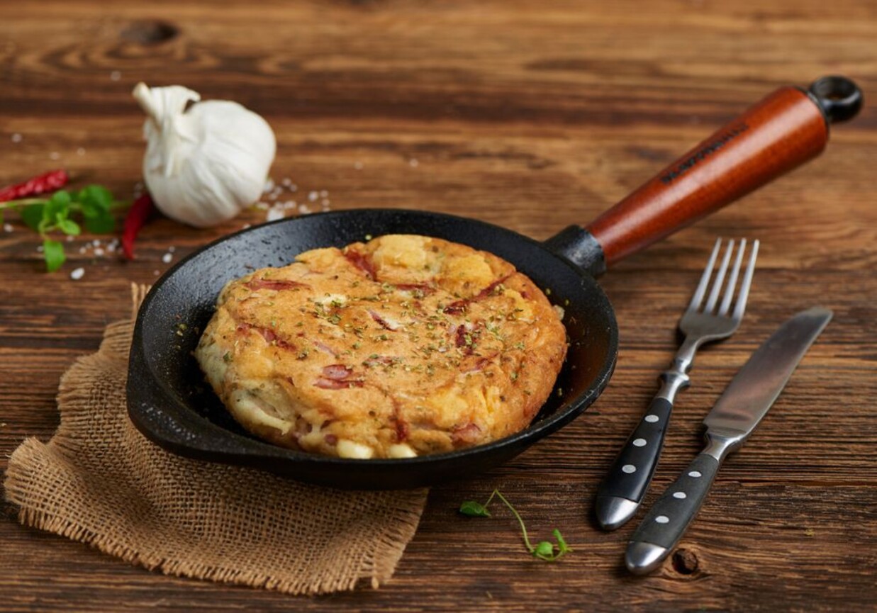 Puszysty omlet z szynką i serem foto