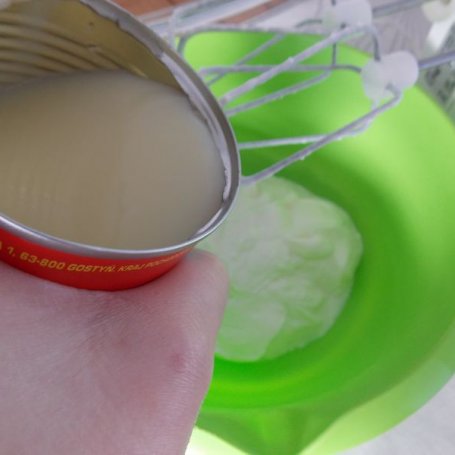 Krok 2 - Puszysty sernik z mlekiem zagęszczonym foto