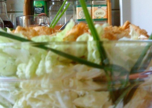 Fotografia przedstawiająca Pyszna i zdrowa sałatka obiadowa