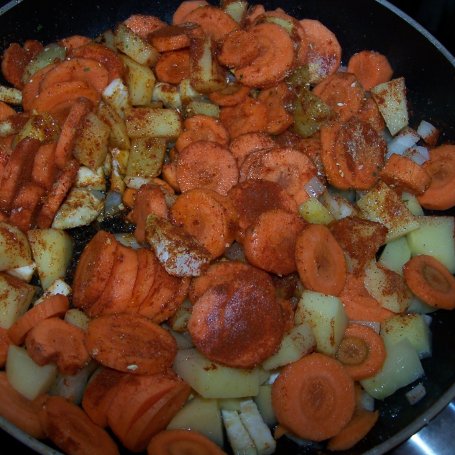 Krok 1 - Pyszna i zdrowa zupa, czyli krem z marchewki. foto