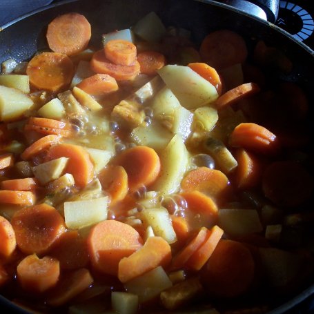 Krok 3 - Pyszna i zdrowa zupa, czyli krem z marchewki. foto