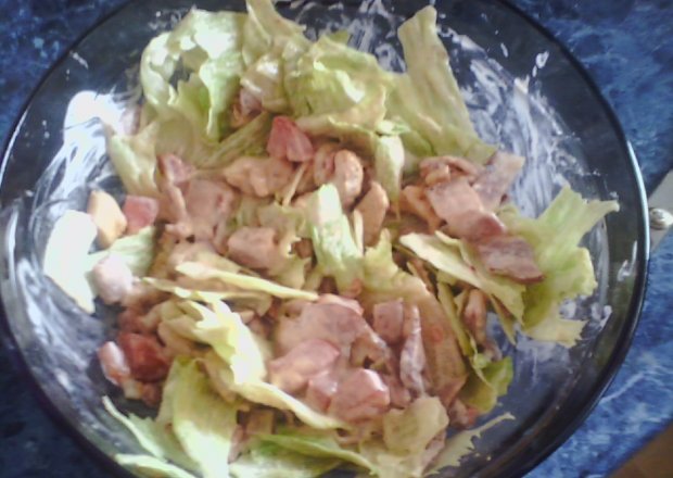 Fotografia przedstawiająca Pyszna szybka salatka