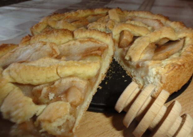 Fotografia przedstawiająca Pyszna tarta z jabłkami
