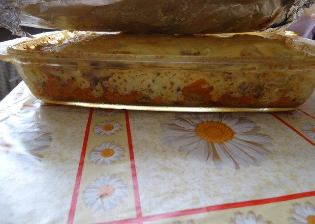 Fotografia przedstawiająca Pyszna zapiekanka z ziemniakami i mielonym