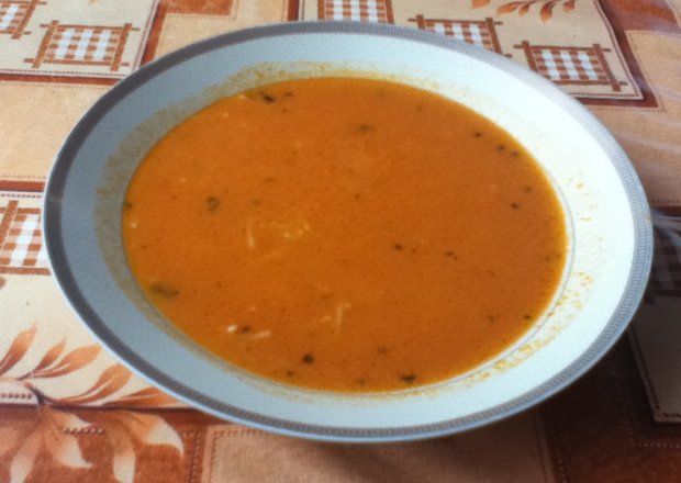 Fotografia przedstawiająca Pyszna zupa pomidorowa