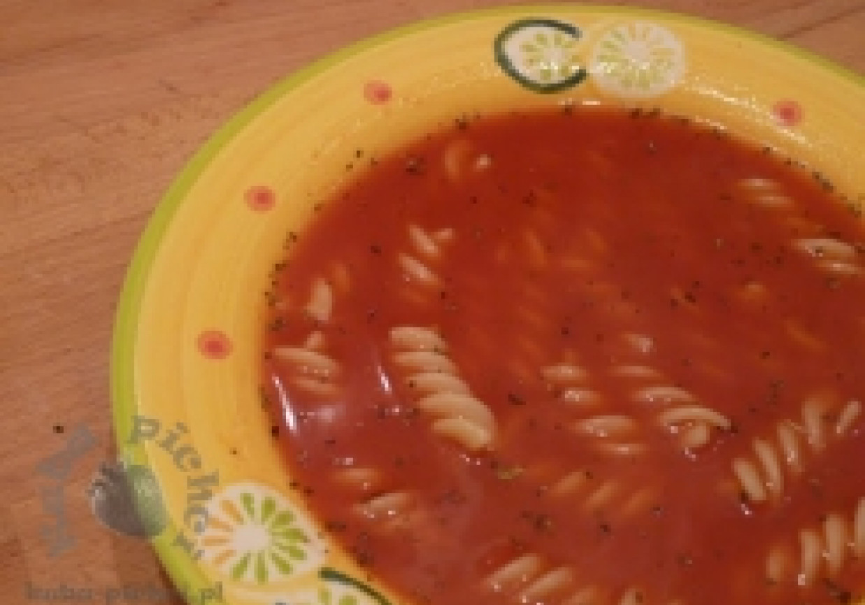 pyszna zupa pomidorowa foto