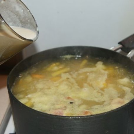 Krok 3 - Pyszna zupa ze świeżych warzyw foto