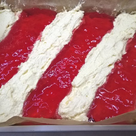 Krok 8 - Pyszne ciasto na biszkopcie Zewy foto