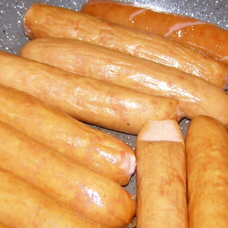 Krok 1 - Pyszne hot dogi z kiełbaskami, pieczarkami foto