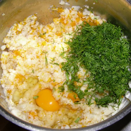 Krok 1 - pyszne kotlety jajeczno-warzywne... foto