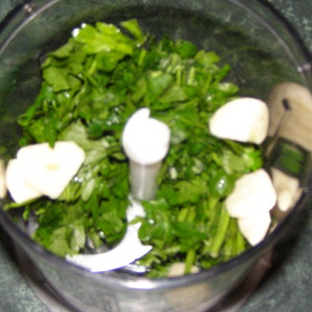 Krok 2 - pyszne matiasy w pesto pietruszkowo-czosnkowym z musztardą i... foto