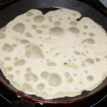 Krok 3 - pyszne naleśniki  z masłem podane z dżemami... foto