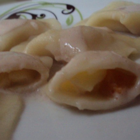 Krok 5 - Pyszne pierożki jabłkowo-morelowe foto