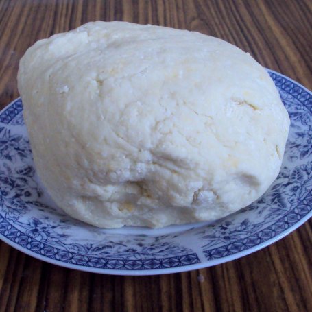 Krok 2 - Pyszne pierożki jabłkowo-morelowe foto