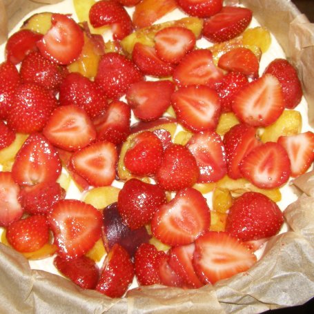 Krok 3 - pyszne szybkie ciasto ucierane z owocami... foto