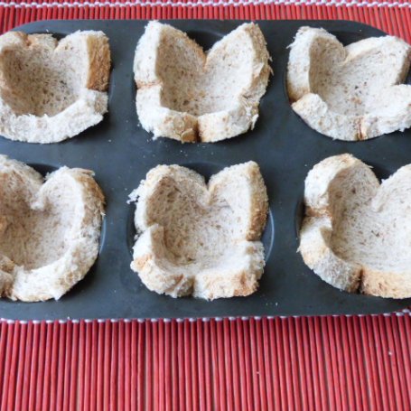Krok 1 - Pyszne zapiekanki z chleba tostowego foto
