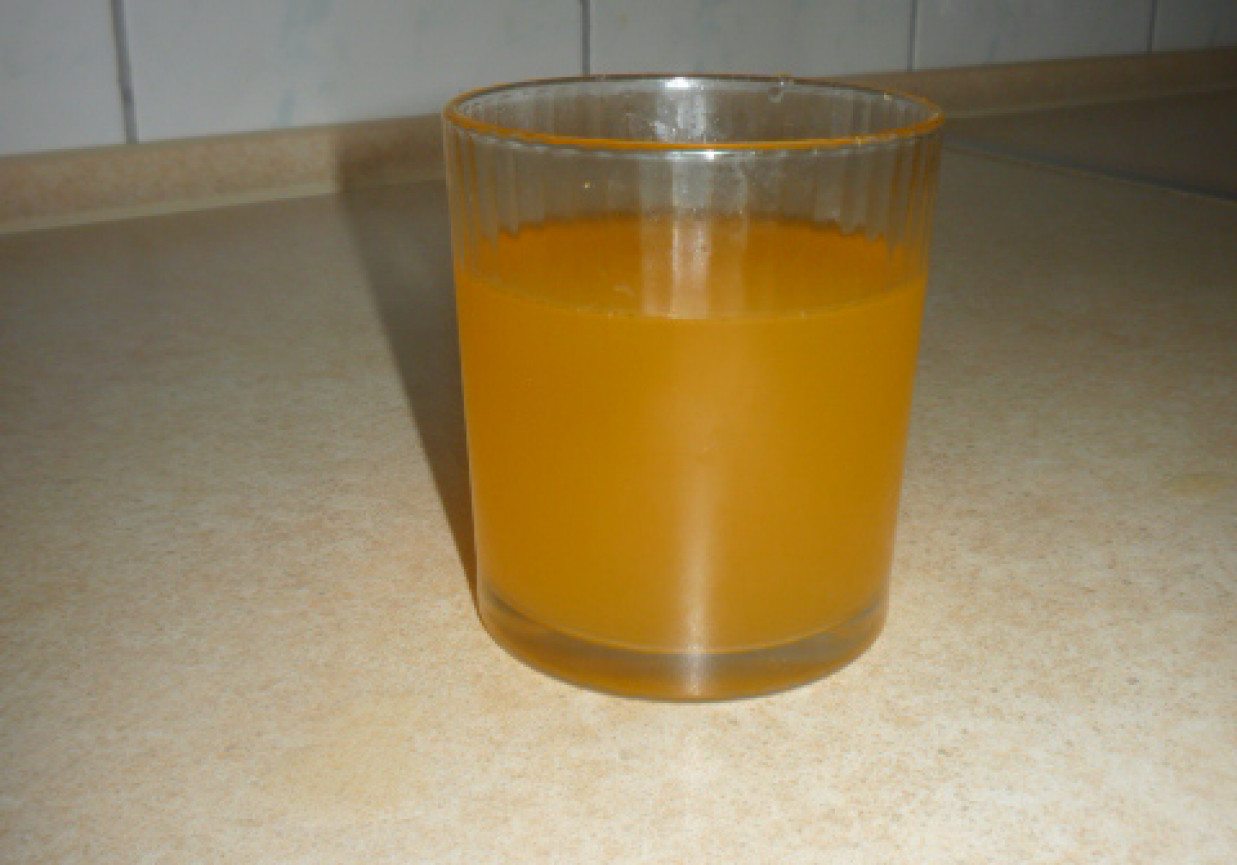 Pyszny sok marchewkowopomarańczowy foto