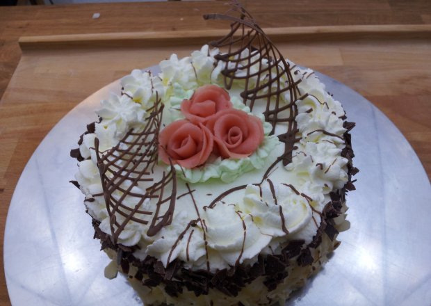 Pyszny tort bezowy foto