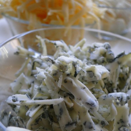 Krok 6 - Quesadilla potrójnie serowa z ognistym kurczakiem i cukinią foto