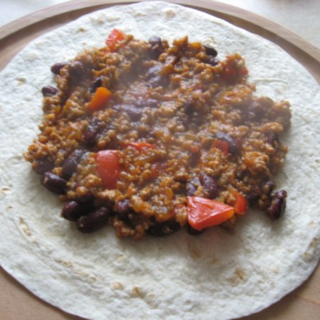 Krok 2 - Quesadillas z farszem chilli con carne foto