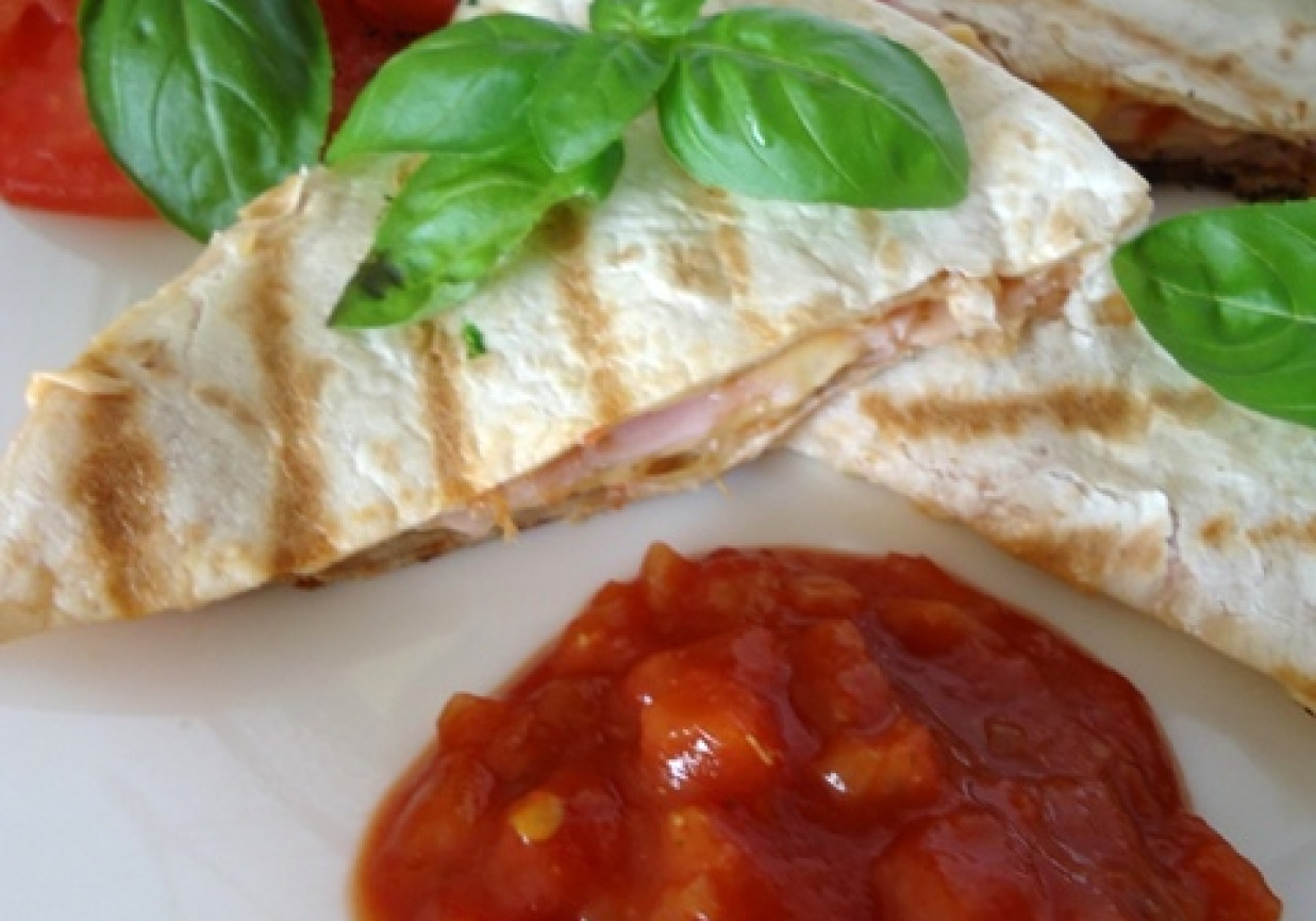 quesadillas-z-szynk-i-serem-tym-doradcasmaku-pl