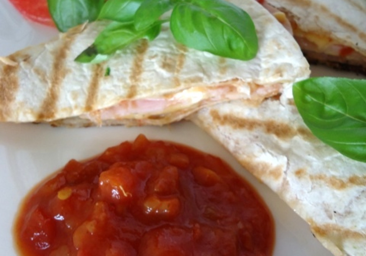 quesadillas-z-szynk-i-serem-tym-doradcasmaku-pl