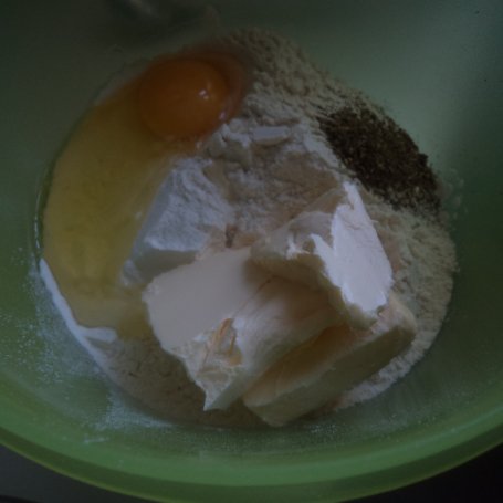 Krok 1 - Quicha z łososiem i porami - serem z niebieską pleśnią wzbogacona :) foto