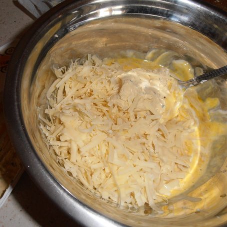 Krok 3 - Quiche z cheddarem boczkiem i serkiem foto