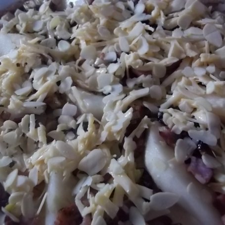 Krok 7 - Quiche z wędzonym łososiem i żurawiną foto