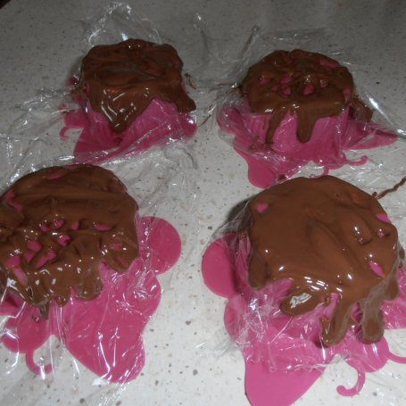 Krok 3 - Rabarbarowe lody w ażurkach czekoladowych foto