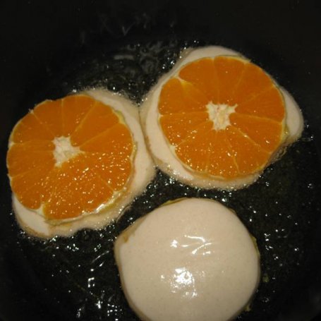 Krok 3 - Racuchy na maślance z pomarańczą foto