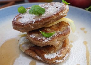 Jak zrobić racuchy z jabłkami? foto