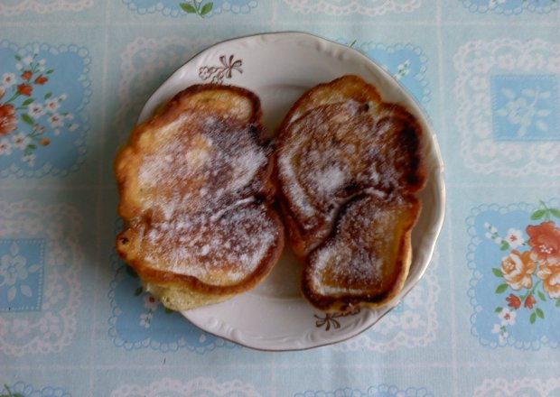 Fotografia przedstawiająca Racuszki z cukrem waniliowym