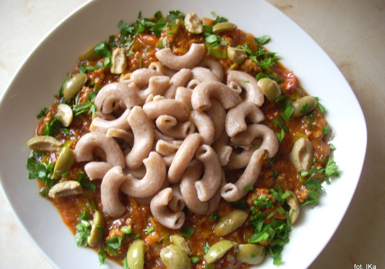 Ragout z makaronem razowym foto