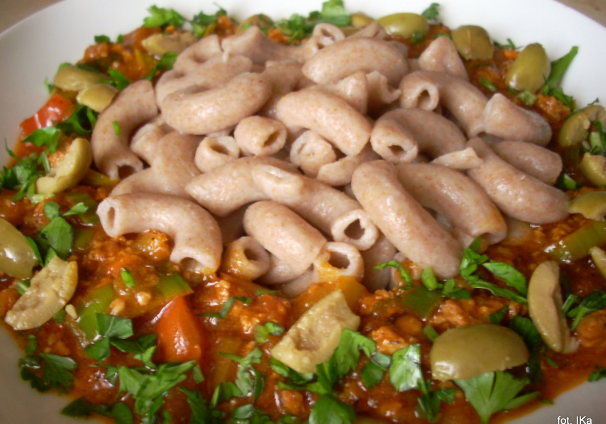 Ragout z makaronem razowym foto
