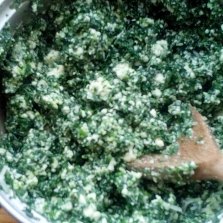 Krok 4 - Ravioli szpinakowo-serowe foto